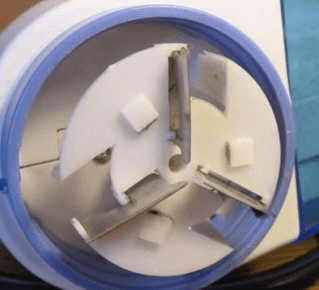 Устройство машинки для удаления катышков